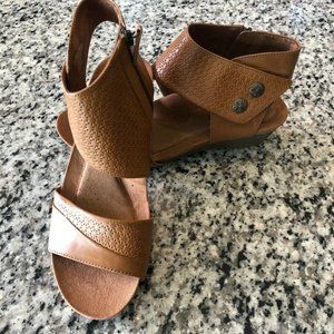 ROCKPORT Cobb Hill Hollywood Tan Cuff Sandal SZ 9